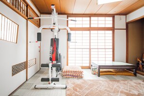 House | 3 bedrooms, desk, free WiFi, bed sheets - GUESTHOUSE CHIYOGAOKA (Asahikawa)