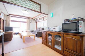 独立别墅 | 私人厨房 | 大冰箱、微波炉、炉灶、电热水壶