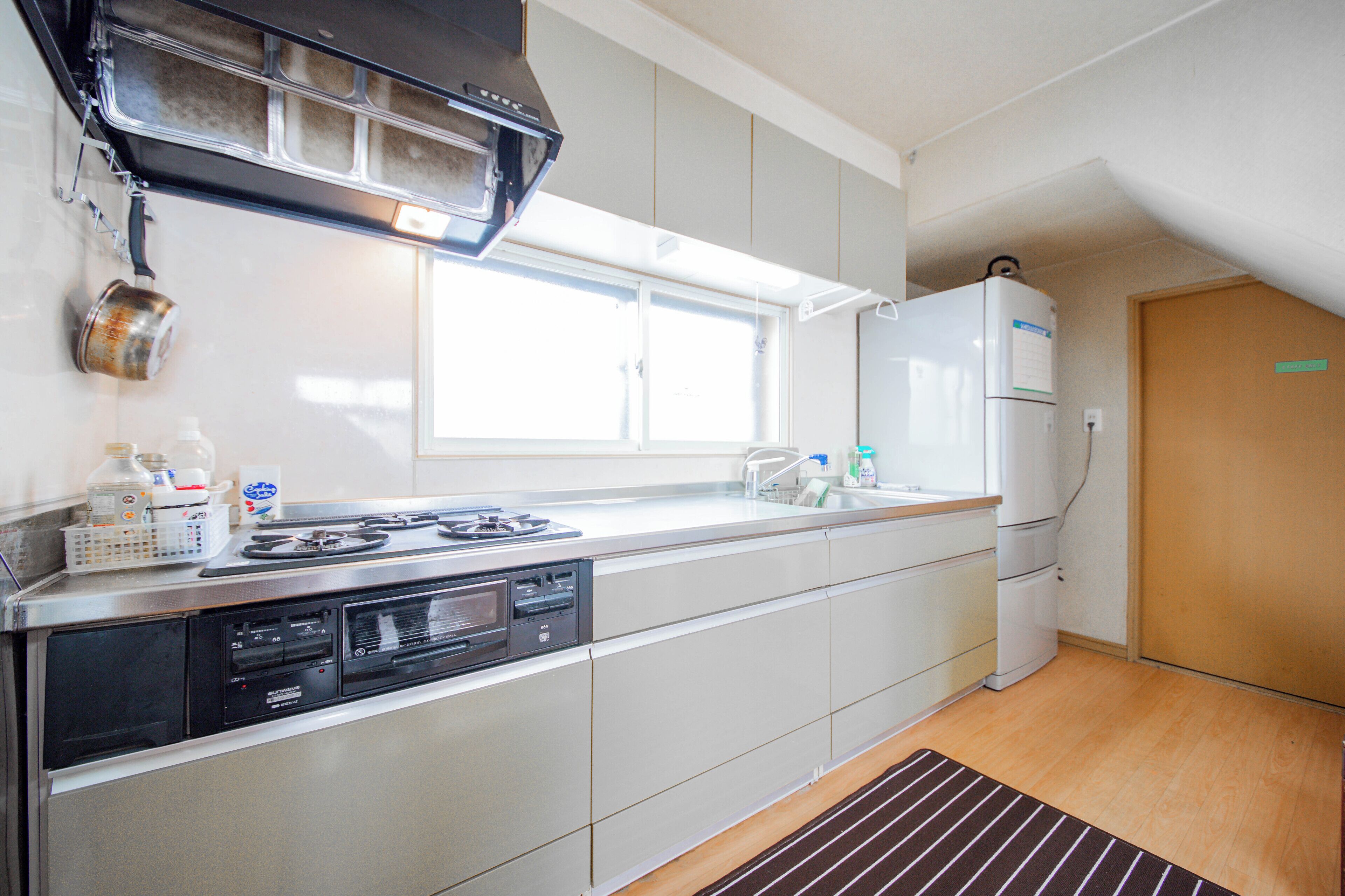 House | Private kitchen | Full-size fridge, microwave, stovetop, electric kettle
