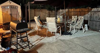 OVERSIZED house located 20min ORD/ MDW airports, 15min D/T Chg. 1min to I-290.