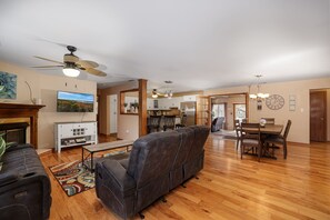 Smart TV, fireplace, offices, computer monitors