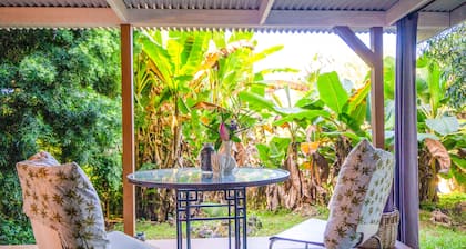 Cabin in Kealakekua with kitchen
