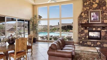 Een smart-tv en videogames