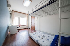 House | 4 bedrooms, free WiFi, bed sheets - DOWNTOWN TOKO11 (Asahikawa)