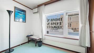House | 4 bedrooms, free WiFi, bed sheets