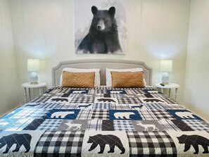 1 室のベッドルーム、セーフティボックス (室内)、デスク、アイロン / アイロン台