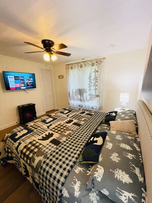 1 quarto, cofres nos quartos, escrivaninha