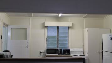 Fridge, microwave