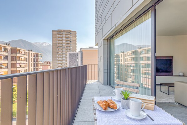 Outdoor dining - ICON H Lugano 402 Suite Business, Lugano, Switzerland (Lugano)