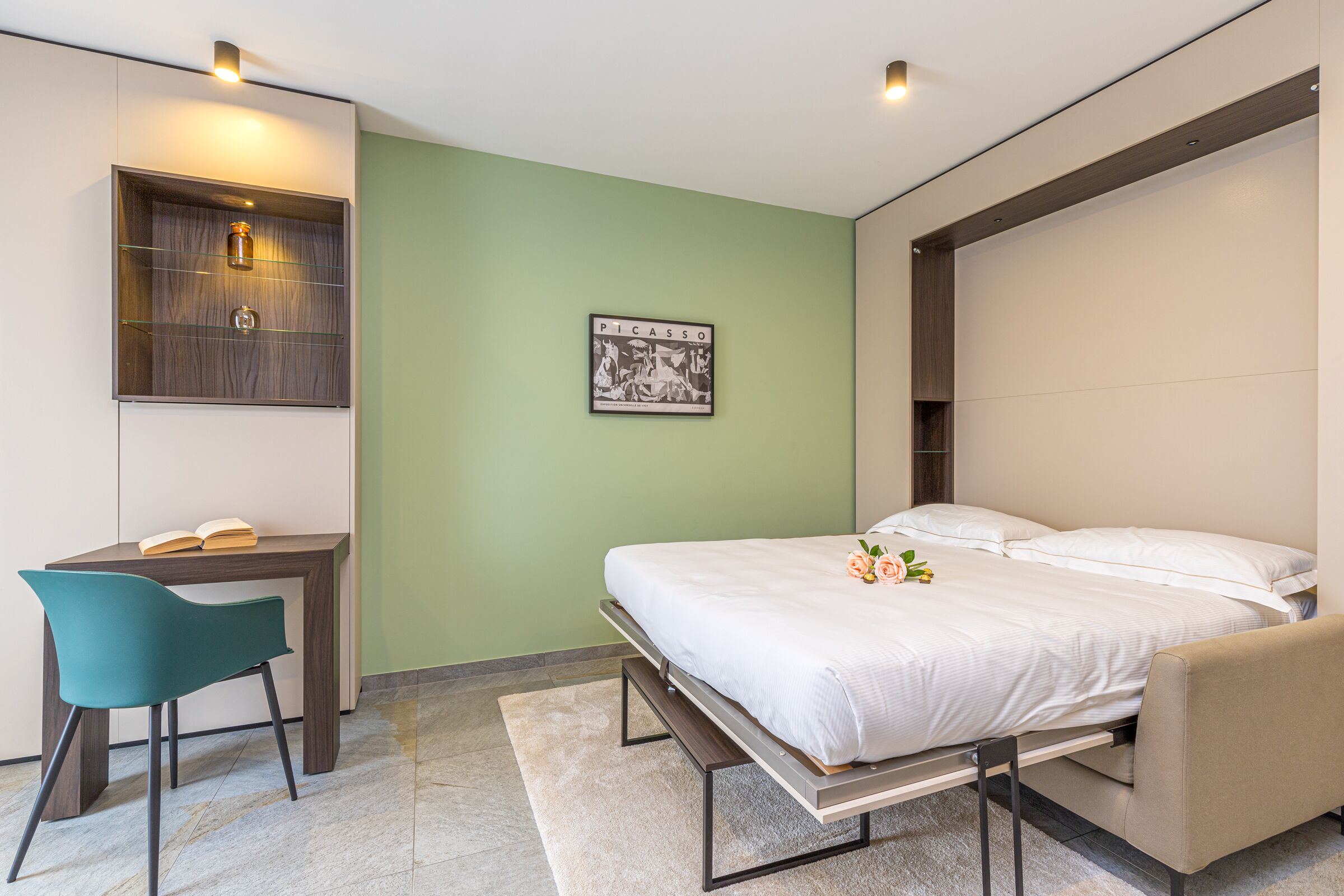 Schlafzimmer & Wohnzimmer