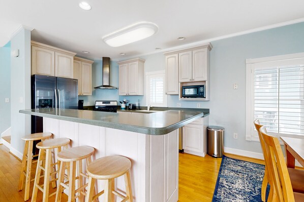 Fridge, microwave, oven, stovetop