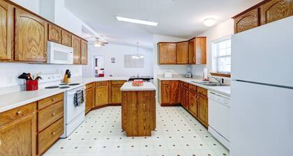 Affordable dog-frienedly beach home w/private deck, gas grill, enclosed yard