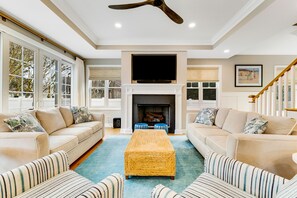 Fernseher, Stereoanlage