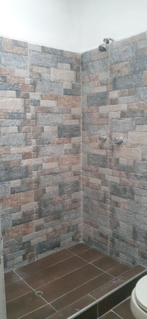 Bathtub, hair dryer, towels, soap - 3 minutes from the square, little house with terrace (Cusco)