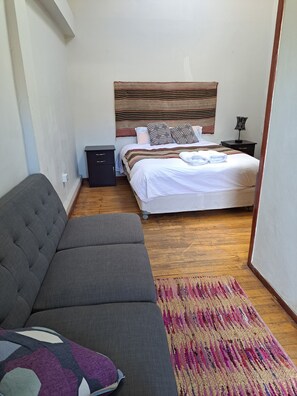 5 bedrooms, WiFi, bed sheets - 3 minutes from the square, little house with terrace (Cusco)