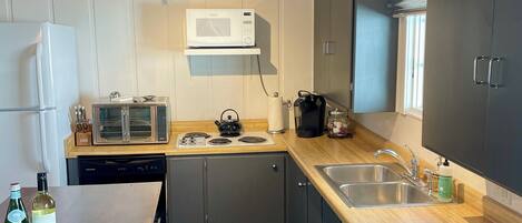 Refrigerador, microondas, horno, placa de cocina