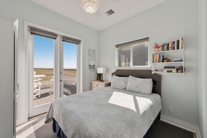4 habitaciones, escritorio, tabla de planchar con plancha y wifi 