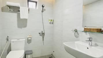 Comfort Double or Twin Room, Multiple Beds, City View | Bathroom | Shower, free toiletries, hair dryer, slippers