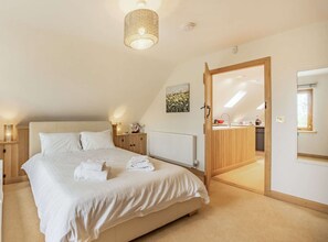 1 habitación, tabla de planchar con plancha, cuna de viaje y wifi 