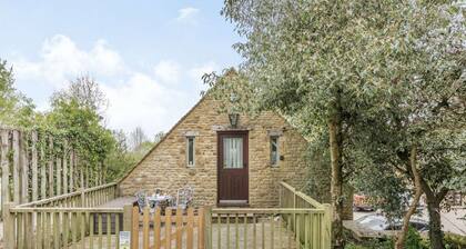 A stylish dog friendly holiday cottage in the Cotswolds - Rainbow Barns