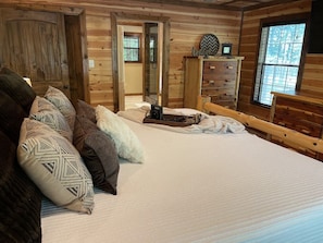 3 slaapkamers, een bureau, gratis wifi, beddengoed