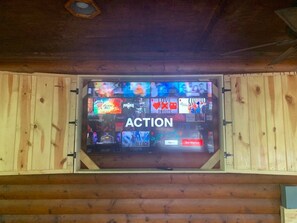 Interior - Cross Timbers Cabin + Hot Tub, Nestled on 12.5 Acres of Private Property (Broken Bow)