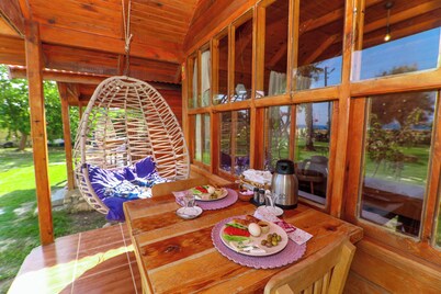 Demre Sahildeki Ev Bungalov