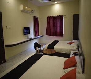 Luxury Room | Egyptian cotton sheets, premium bedding, free WiFi, bed sheets - Park Regency's (Vikravandi)