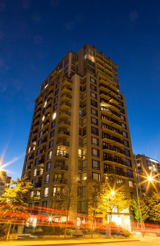 Astoria Appeal- Ultimate Urban Experience by Victoria Prime!