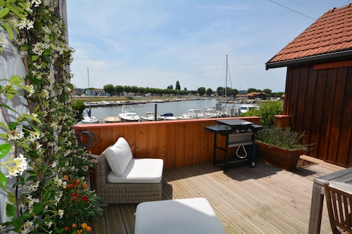 REFURBISHED FISHING HUT ON THE PORT