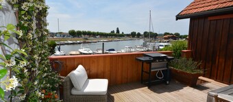 REFURBISHED FISHING HUT ON THE PORT