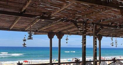 Casa Terry B: A graceful apartment located right on the beach, with Free WI-FI.