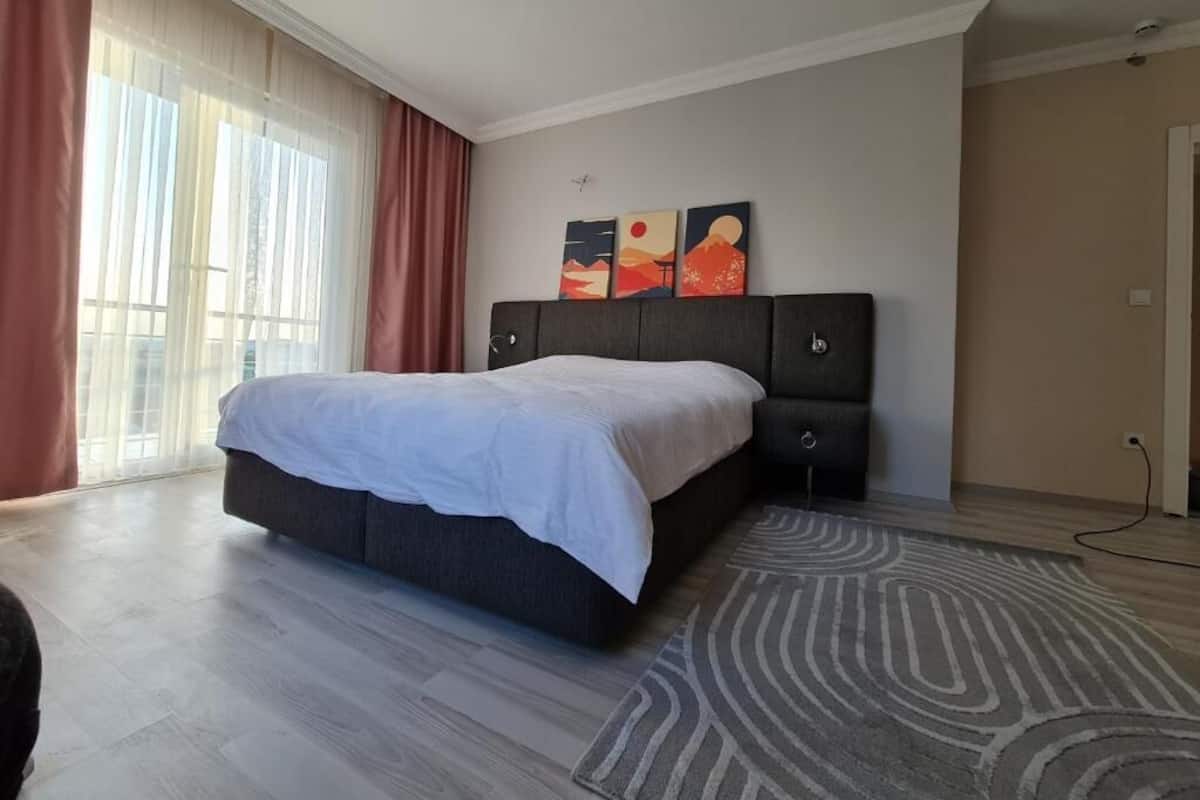 Habitación doble Deluxe | Escritorio, espacio para trabajar con laptop y wifi gratis