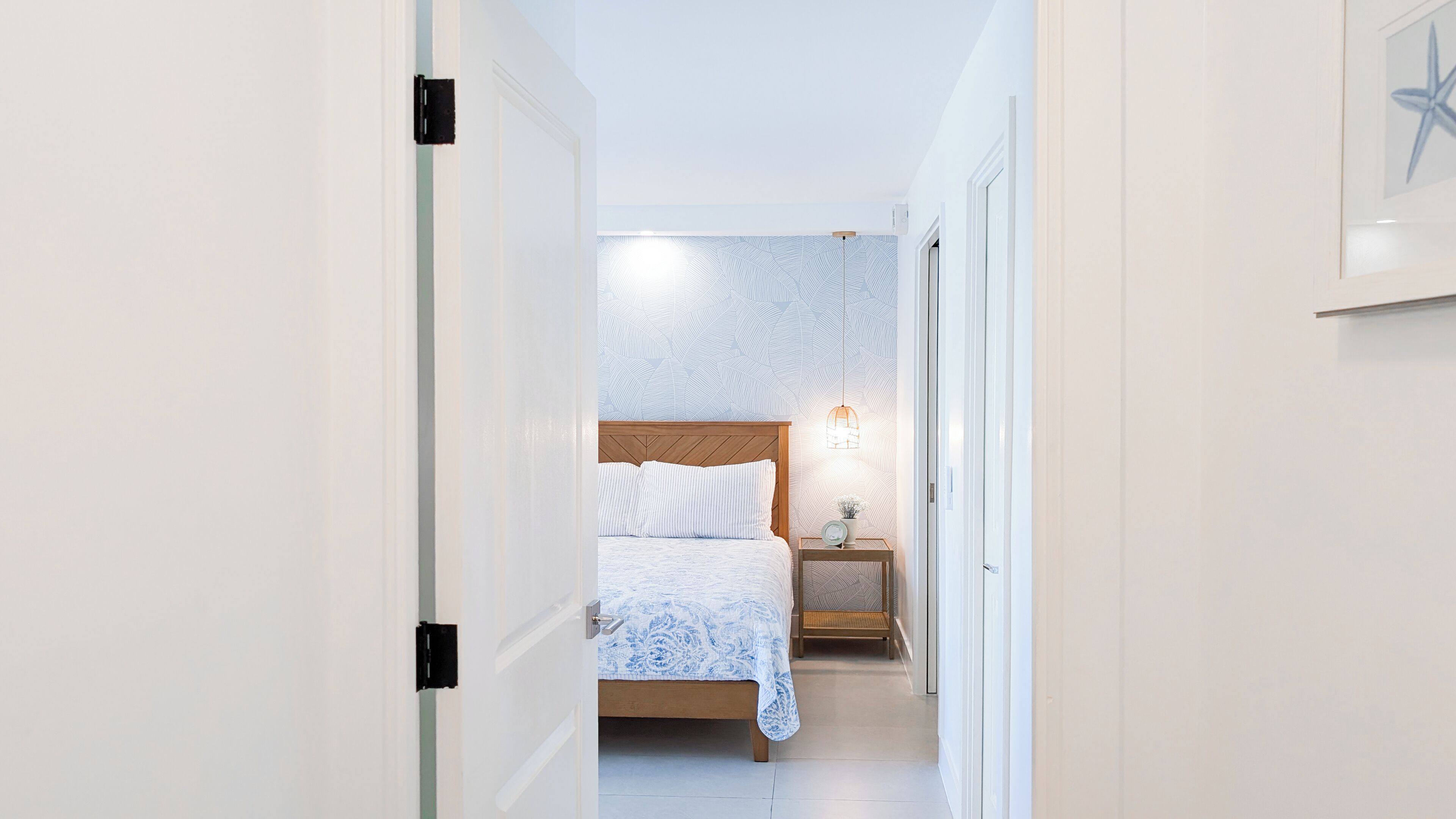 3 bedrooms, desk, iron/ironing board, travel crib