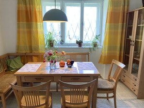 Dining - Renovated stone cottage on a forest meadow (Ústrašice)