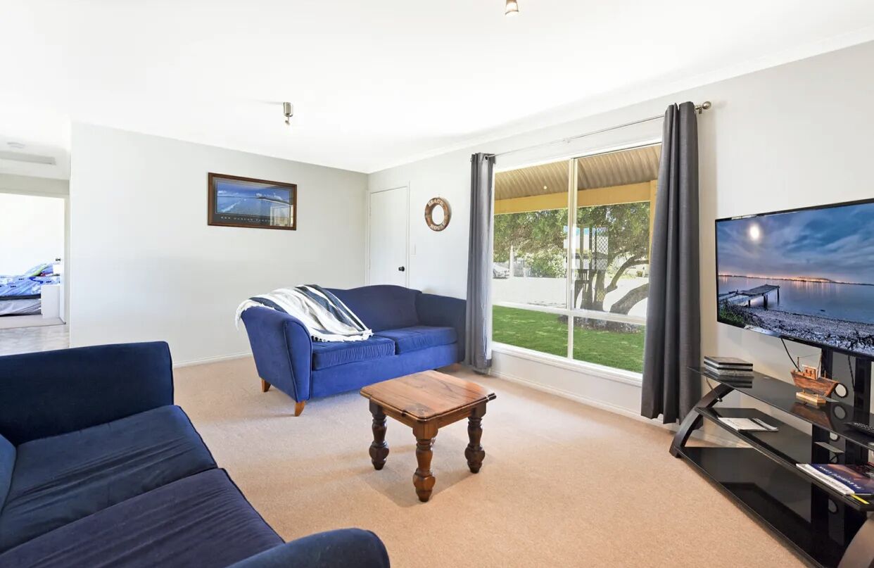 Cosy shack close to surf beaches, river and shops