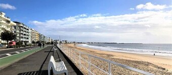 Seafront studio with balcony and parking in La Baule