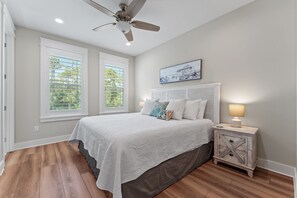 4 soverom, skrivebord, strykejern/-brett og wi-fi (inkludert)