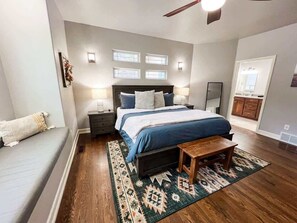 4 bedrooms, iron/ironing board, WiFi, bed sheets