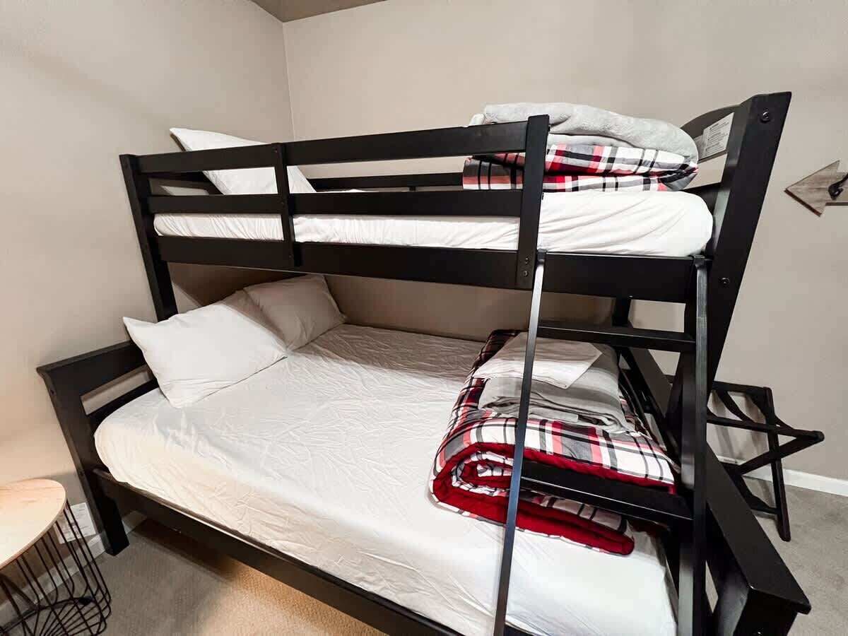 4 Schlafzimmer, Bügeleisen/Bügelbrett, WLAN, Bettwäsche