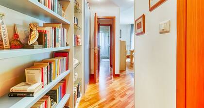 GuestHost - NEW! Stadium & Palazzetto Apartment x5!