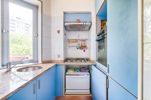 Oven, dishwasher