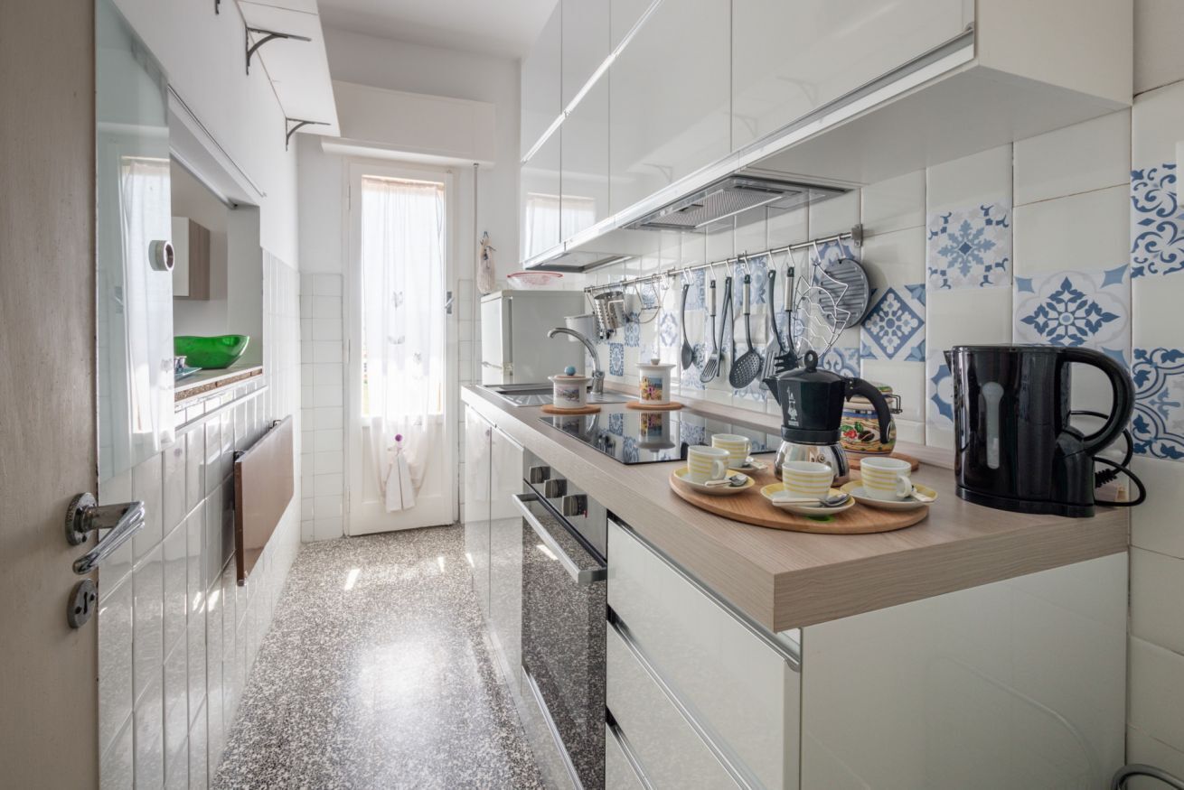 Fridge, oven, stovetop