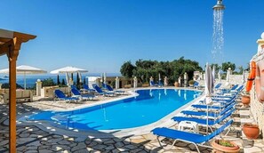 Pool - "Captain Spiros Studios" with Sea View, Balcony, Air Conditioning & Wi-Fi (Corfu)
