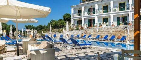 屋外ダイニングエリア