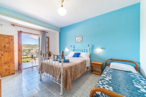 1 bedroom, free WiFi, bed sheets - "Captain Spiros Studios" with Sea View, Balcony, Air Conditioning & Wi-Fi (Corfu)