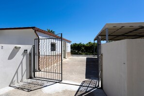 Property grounds - Holiday Home 'Bandiera Blu' near the Beach with A/C, Terrace & Garden (Menfi)