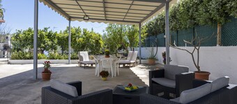 Holiday Home 'Bandiera Blu' near the Beach with A/C, Terrace & Garden