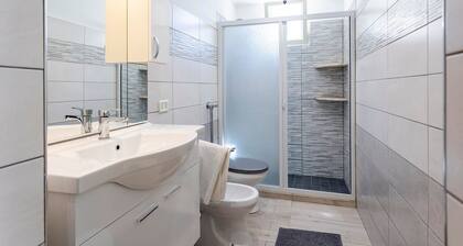 Holiday Home 'Bandiera Blu' near the Beach with A/C, Terrace & Garden