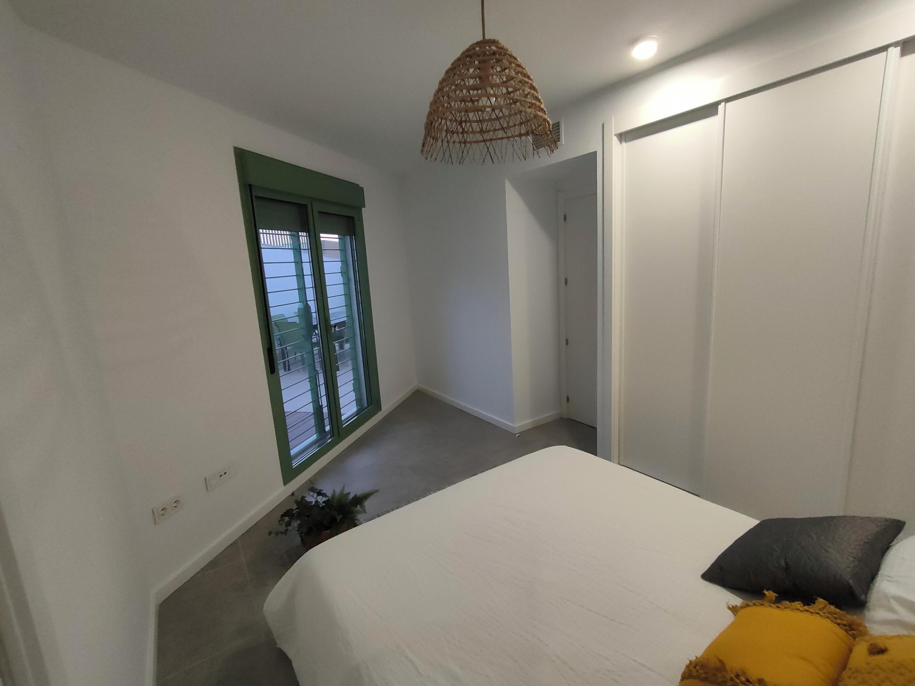 3 slaapkamers, een strijkplank/strijkijzer, gratis wifi, beddengoed